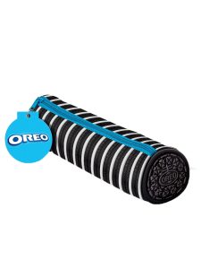 Cocoa biscuits with a cream filling with vanilla flavor