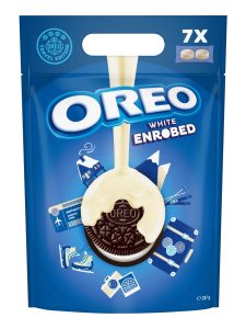 Cookie filled with milk creme and covered in white chocolate
